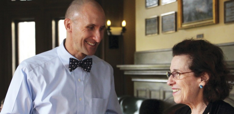 Mr. Wirtz chats with English teacher Anne Siviglia during the ice cream social part of his Oct. 8 visit to campus, which took place in the Lindsay Room and drew a large crowd of Upper School students and faculty eager to meet the new Head of School.