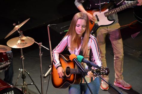Seniors take final bows at spring Coffeehouse
