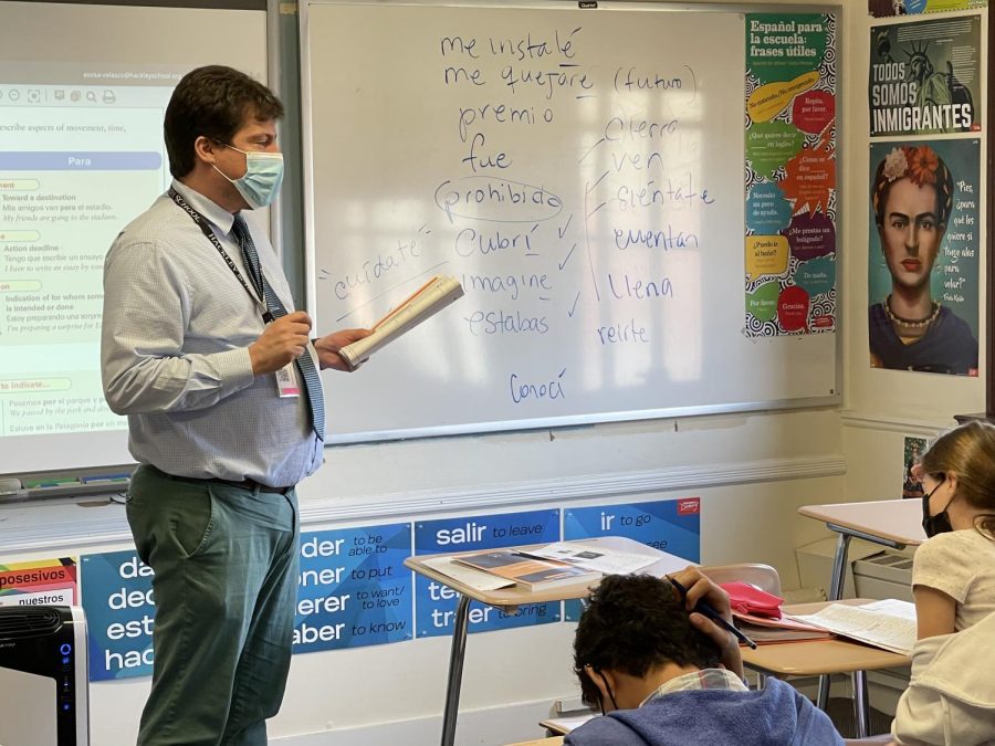 New Spanish teacher Dr. Sosa teaches his eighth grade class. Hes been teaching for twenty one years at different levels across the country. Hackley is the first independent school hes taught at and he teaches middle school, Spanish V, and Spanish AP.