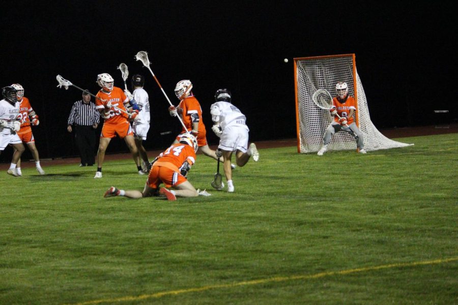 Jason Berger(22) blows by his defender and scores a jaw-dropping goal. 