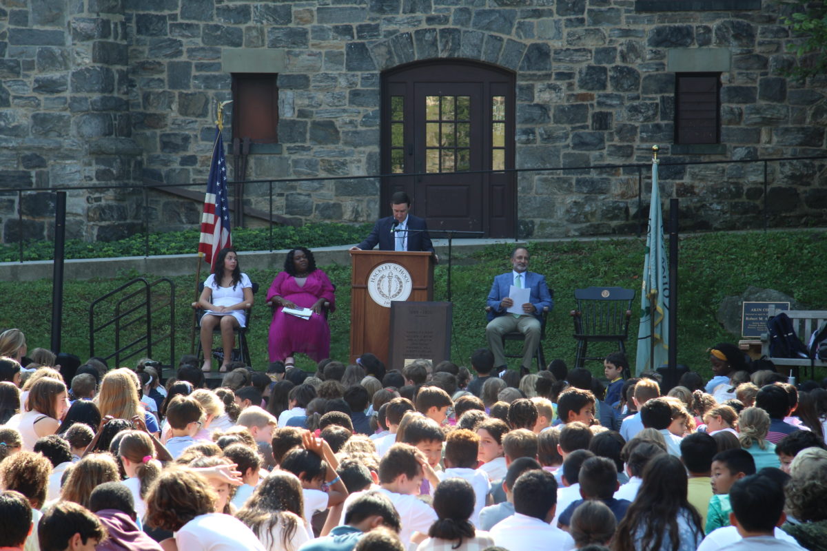 New+Head+of+School%2C+Mr.+Charles+Franklin+addressed+the+Hackley+community+as+a+whole+for+the+first+time+at+Convocation.+Mr.+Franklin+recognized+each+group+at+Hackley+that+makes+the+school+so+special+to+him%3A+teachers%2C+staff%2C+the+board+of+trustees%2C+and+the+students.+He+later+recognized+the+seniors+for+their+accomplishments+and+got+to+know+them+better+at+the+Senior+Breakfast.