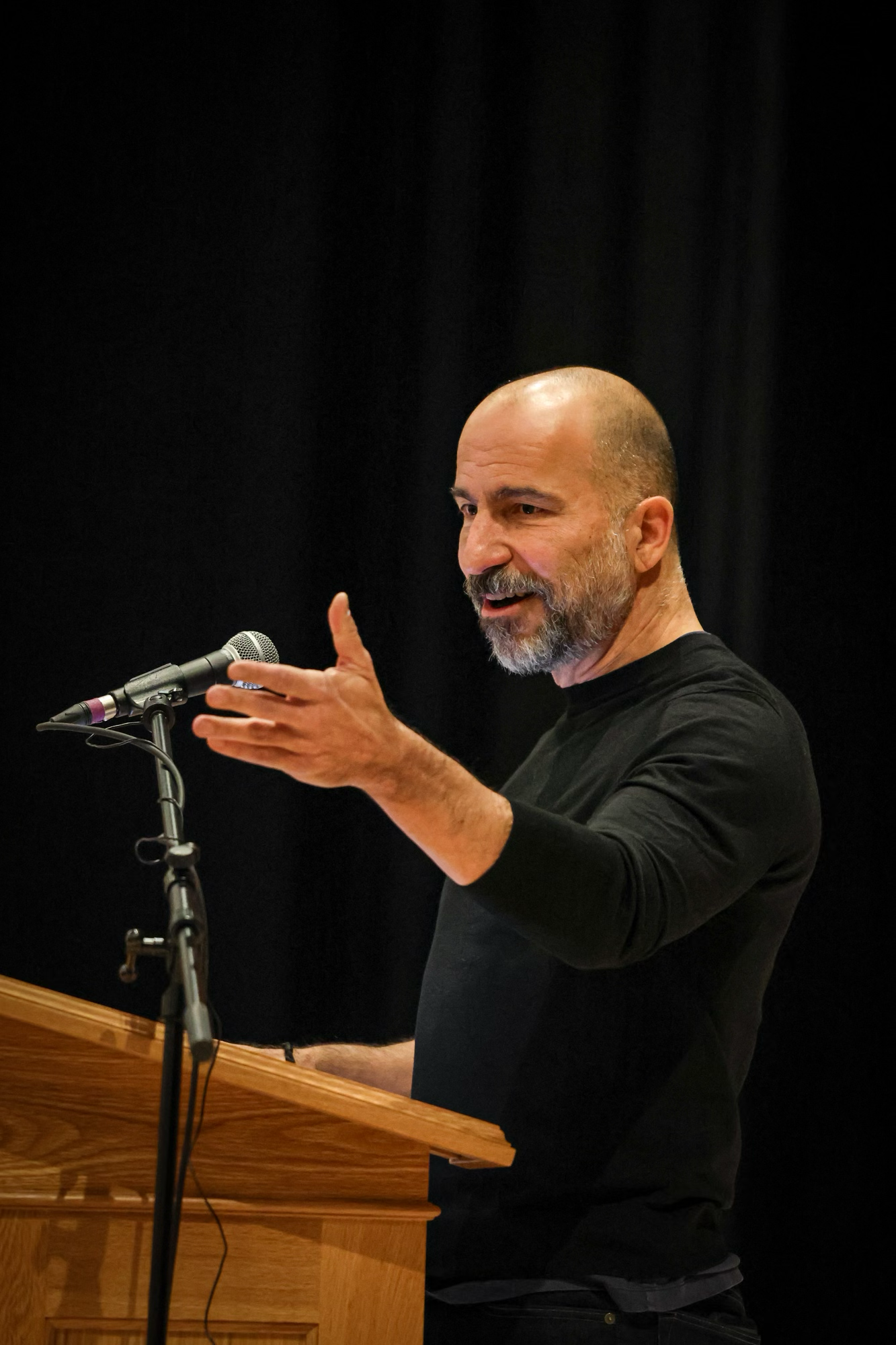 Dara Khosrowshahi '87 delivered the first Forbes Lecture in Diller Hall, speaking about how his time at Hackley led him to where he is today. Mr. Khosrowshahi described his three largest influences to be Hackley, Herbert Allen, and Barry Diller, for whom the auditorium is named. The lessons he learned from these three influences have shaped him into the person he is today.