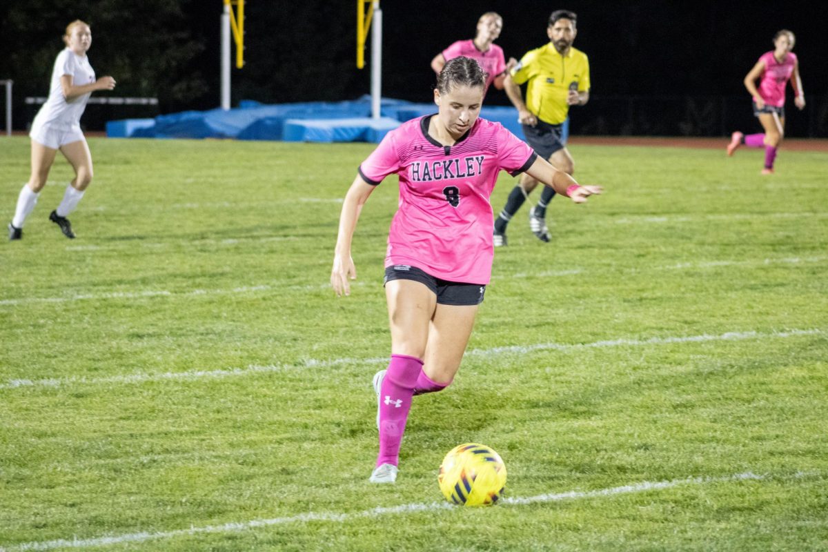 Gemma Lasky is a junior midfielder committed to Cornell. She prides herself in her ball control and ability to stay calm under pressure.