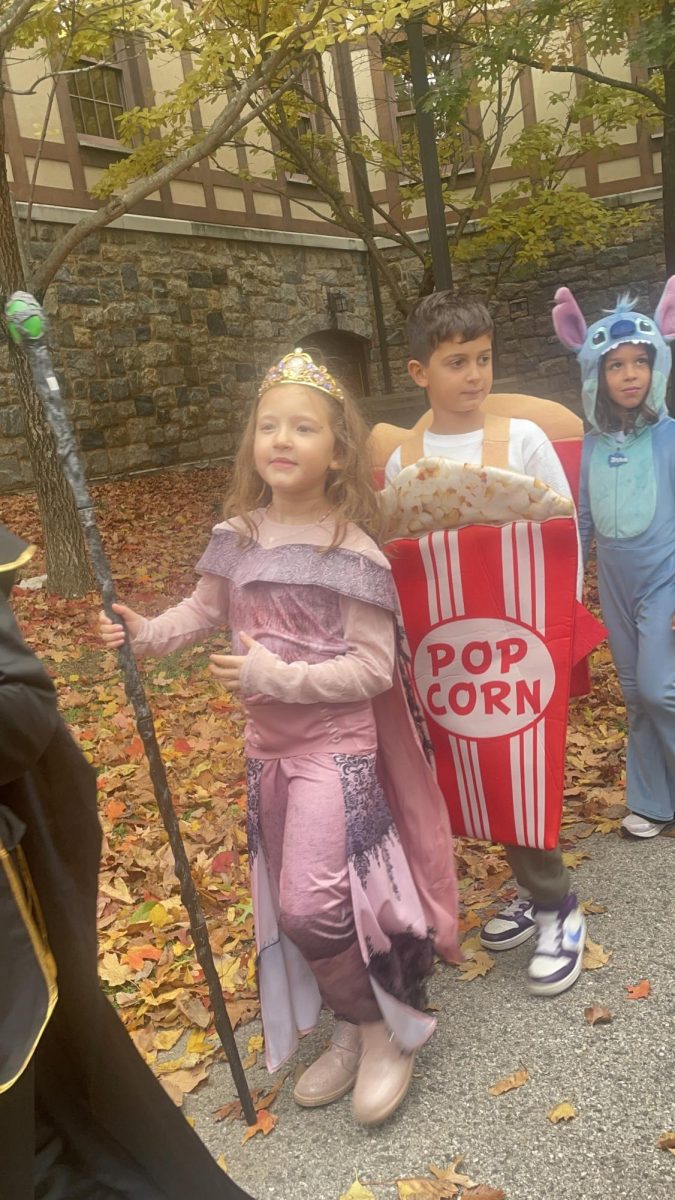 The annual Hackley Lower School Parade kicked off on Halloween Day, and lower school students brought the energy. From superheroes to Lakers legends, their creativity was demonstrated in their costumes. Lower school students enter through the Saperstein Arch and walk around Akin Common.