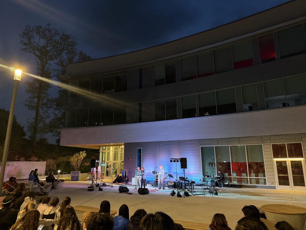 Senior Jiya Dakhad sang at Coffeehouse for the first time this year. She sang “Where You Will Lead I Will Follow” by Carole King. She also had Finn Fisher and Farah Goods singing in the background.  